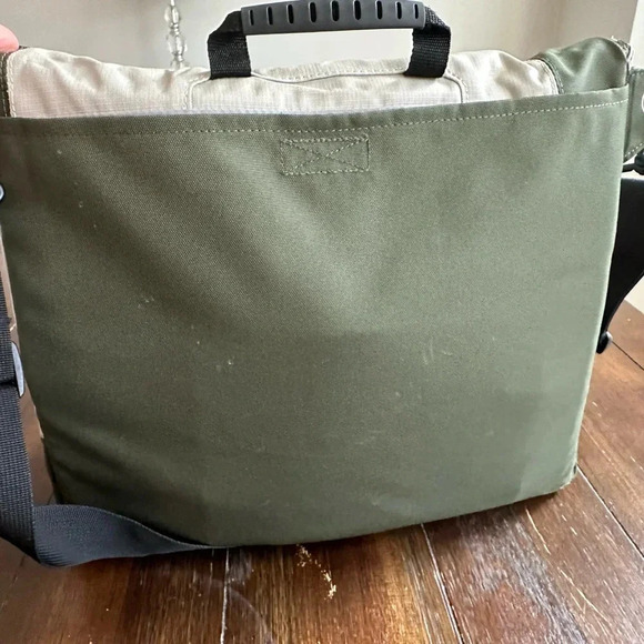 Lowerpro slim briefcase - Picture 14 of 15